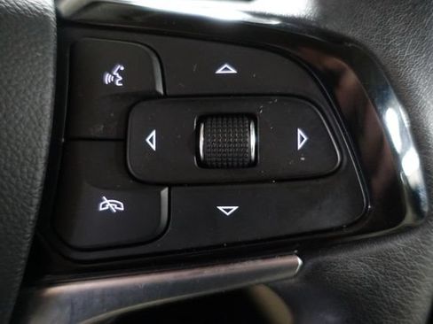 Used 2024 Buick Enclave Essence FWD image 12