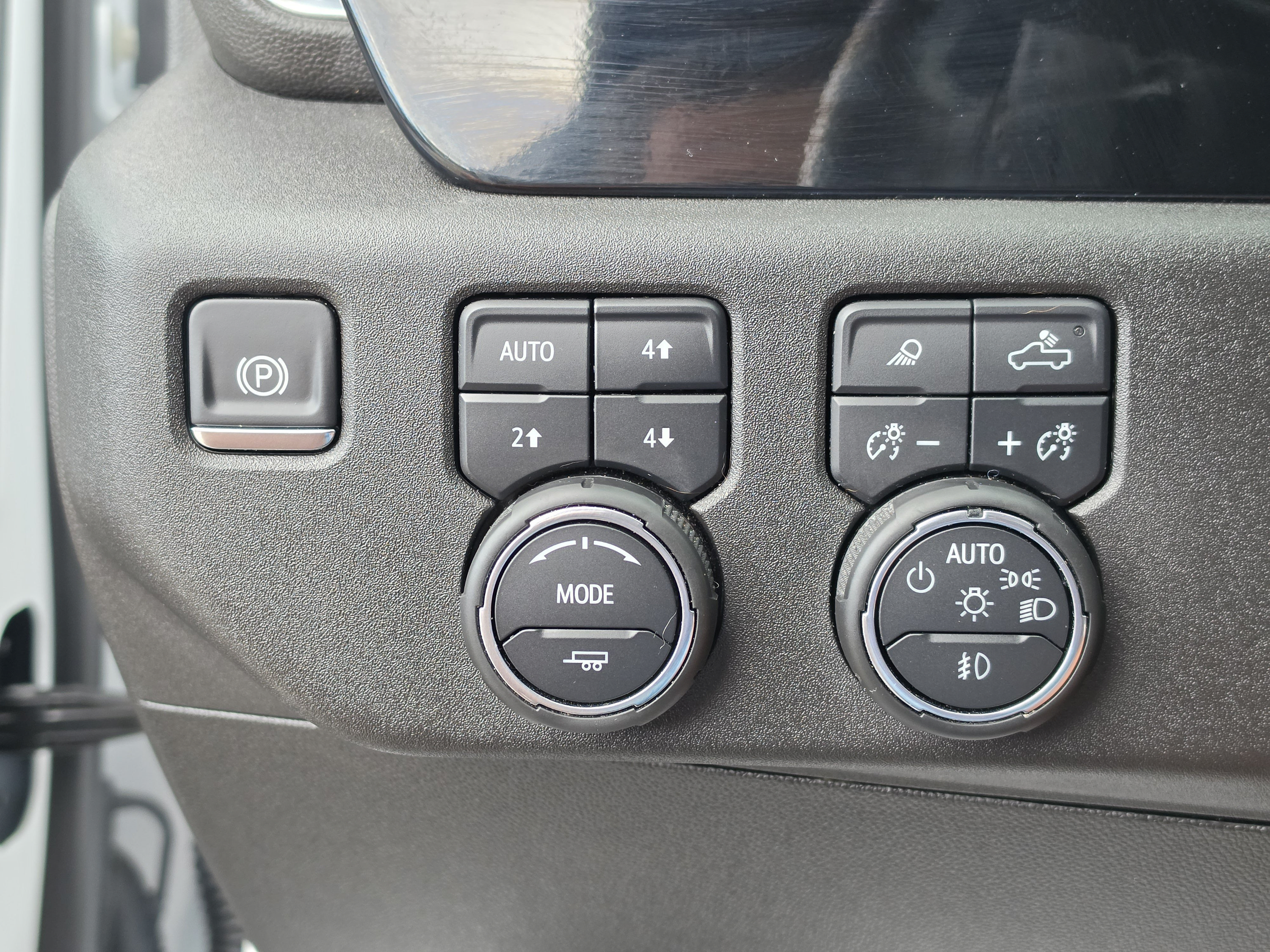Used 2025 Chevrolet Silverado 1500 RST AWD/4WD image 35