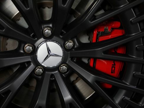 Used 2023 Mercedes-Benz EQS AMG 4MATIC w/ Trim Level Package image 18