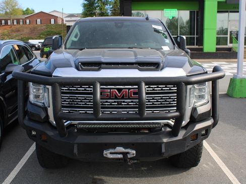 Used 2021 GMC Sierra 3500 Denali w/ Denali Black Diamond Edition AWD/4WD image 2