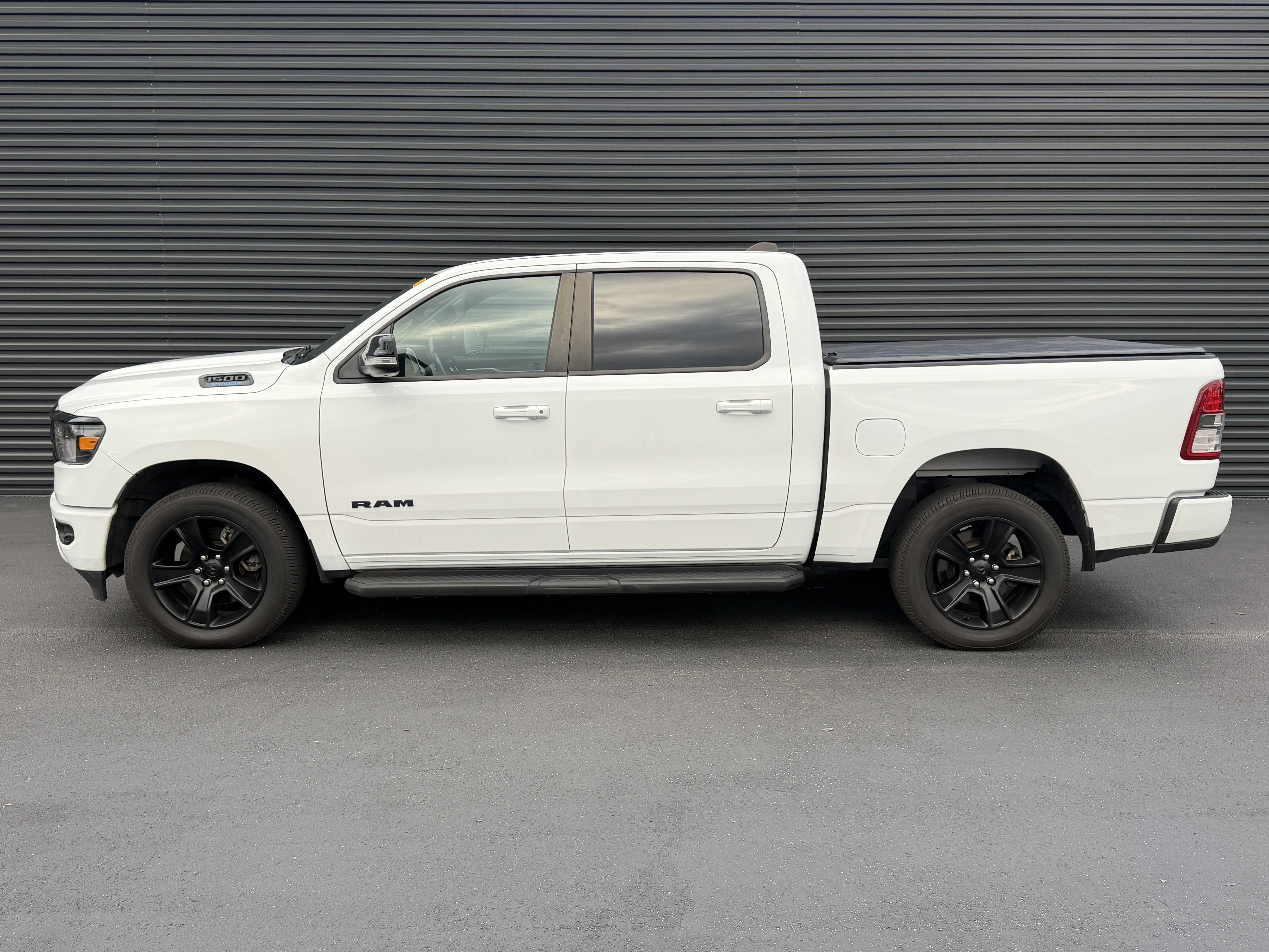 Used 2022 RAM 1500 Big Horn AWD/4WD image 2