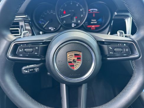 Used 2025 Porsche Macan image 23