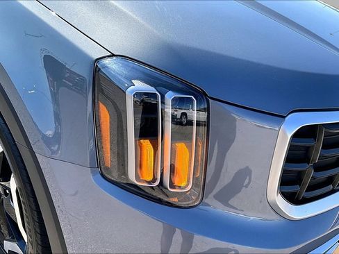 Used 2025 Kia Telluride S FWD image 28