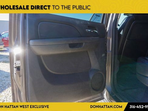 Used 2011 Chevrolet Suburban LT image 20