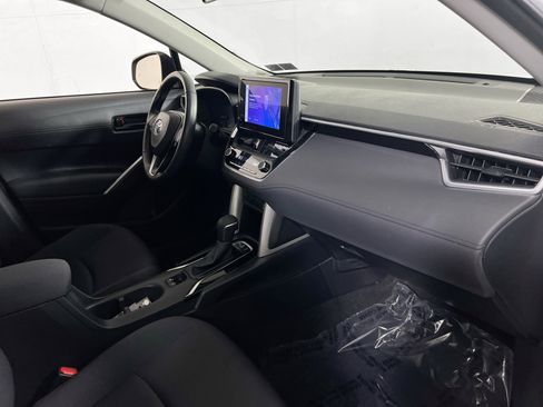 Used 2023 Toyota Corolla Cross LE image 26