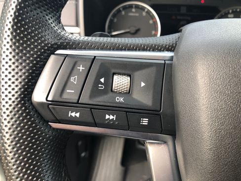 Used 2024 Mitsubishi Outlander SE image 7