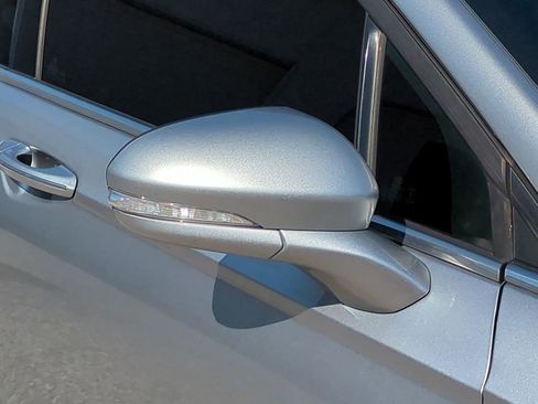 Used 2020 Ford Fusion SEL image 12