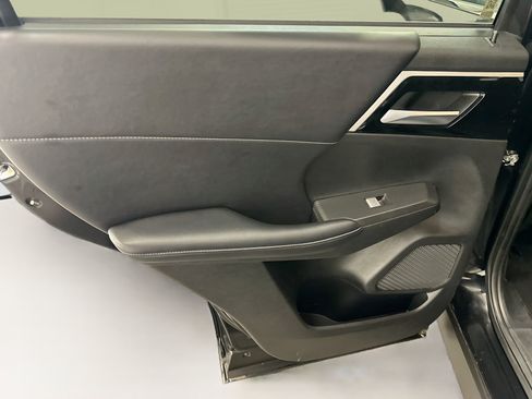 Used 2024 Mitsubishi Outlander SE AWD/4WD image 27