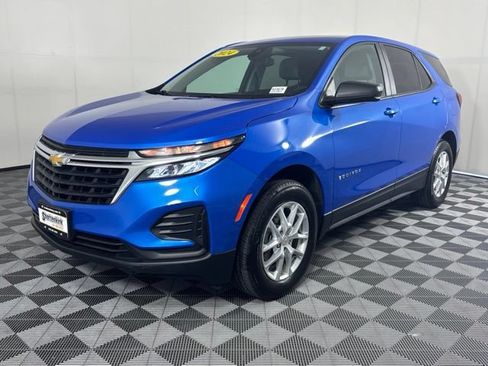 Used 2024 Chevrolet Equinox LS w/ LS Convenience Package AWD/4WD image 2