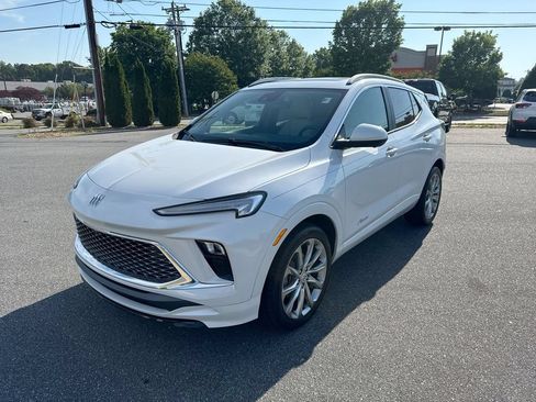 Used 2025 Buick Encore GX Avenir w/ Avenir Technology Package FWD image 3