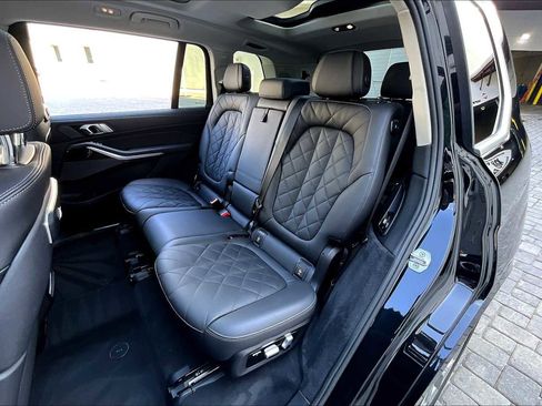 Used 2024 BMW X7 xDrive40i image 39