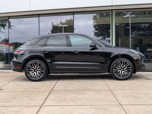 Certified 2025 Porsche Macan image 8