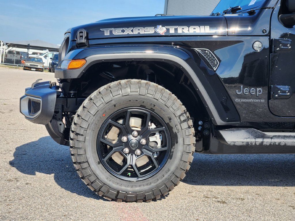 New 2026 Jeep Gladiator Mojave AWD/4WD image 6