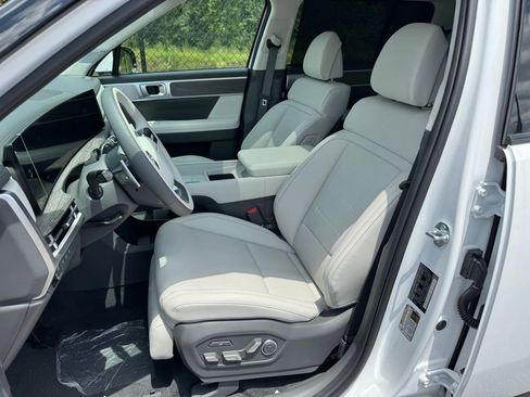 Used 2025 Hyundai Santa Fe Calligraphy image 18