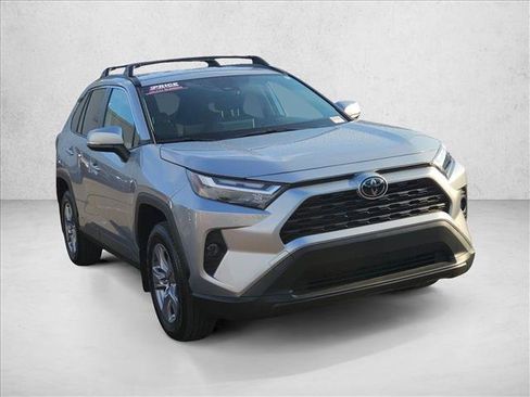 Used 2025 Toyota RAV4 XLE AWD/4WD image 3