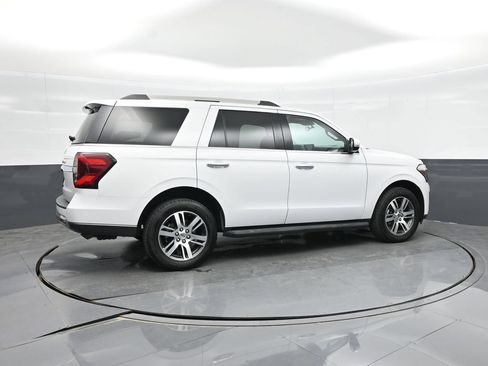 Used 2024 Ford Expedition Limited RWD image 8