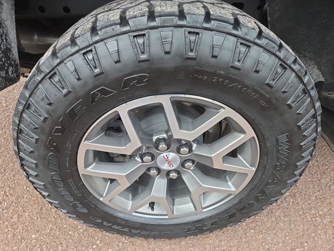 Used 2022 GMC Canyon AT4 image 10