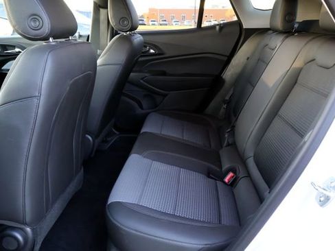 Used 2025 Chevrolet Trax LT w/ LT Convenience Package image 25