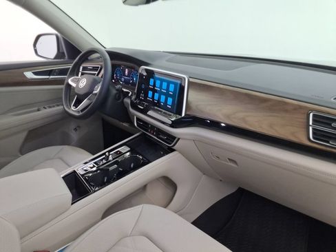 Used 2026 Volkswagen Atlas SE w/ Panoramic Sunroof Package FWD image 26