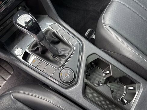 Used 2022 Volkswagen Tiguan SE R-Line image 19