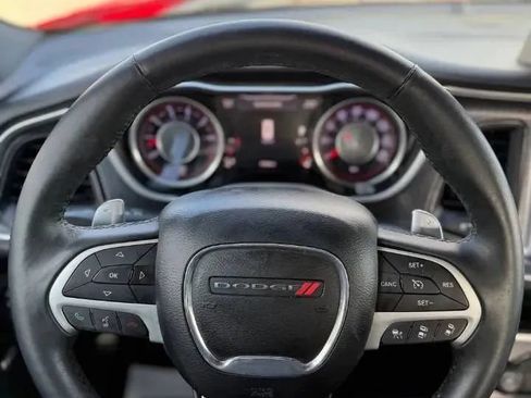 Used 2015 Dodge Challenger SXT Plus w/ Technology Group RWD image 10