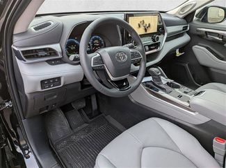 New 2026 Toyota Highlander Platinum video 3
