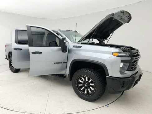 Used 2026 Chevrolet Silverado 2500 Custom w/ Custom Value Package AWD/4WD image 9