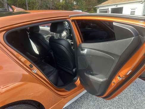Used 2016 Hyundai Veloster Turbo FWD image 12