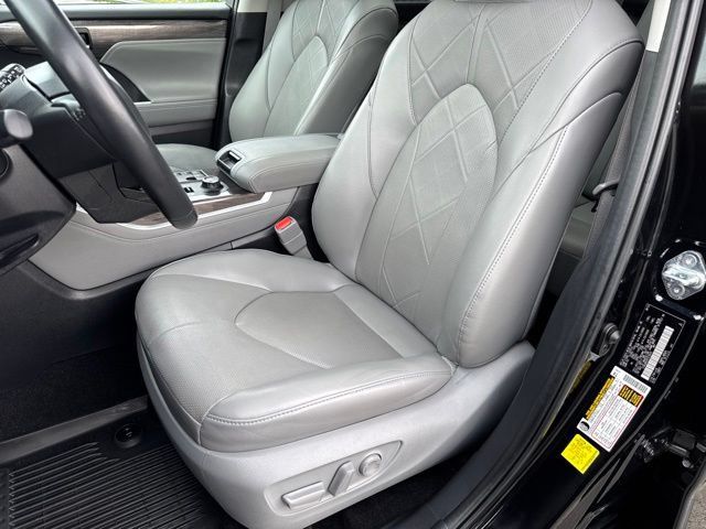Used 2023 Toyota Highlander Platinum AWD/4WD image 8