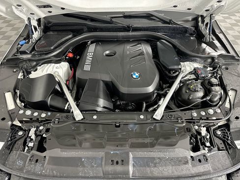 Used 2025 BMW 530i w/ Premium Package image 31