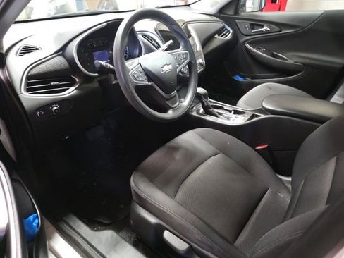 Used 2022 Chevrolet Malibu LS FWD image 4