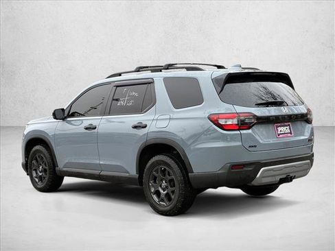 Used 2024 Honda Pilot TrailSport image 7