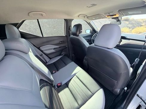 Used 2023 Nissan Kicks SR w/ SR Premium Package FWD image 27