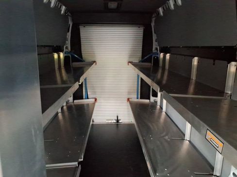 Used 2024 RAM ProMaster 3500 w/ Delivery Van Package FWD image 17