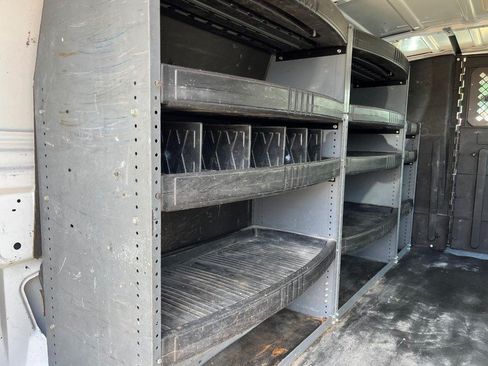 Used 2006 Ford E-250 and Econoline 250 RWD image 8