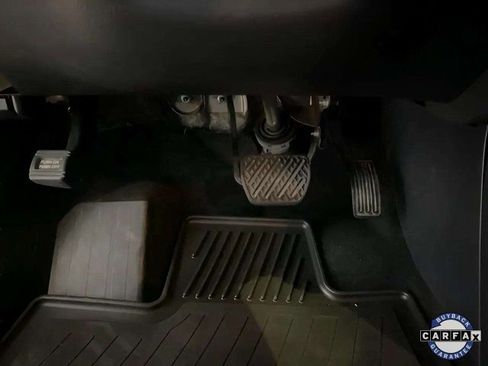 Used 2019 Nissan Pathfinder SV image 37