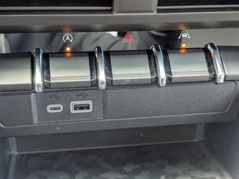 Used 2024 Chevrolet Colorado Trail Boss image 23