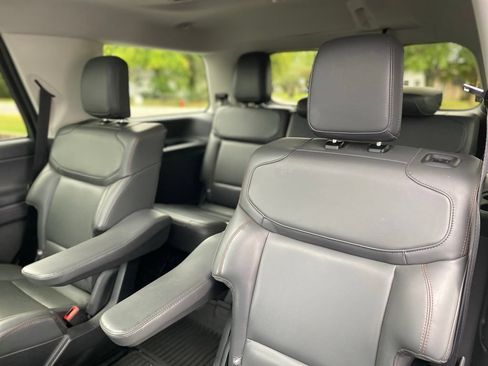 Used 2025 Ford Expedition Active AWD/4WD image 31