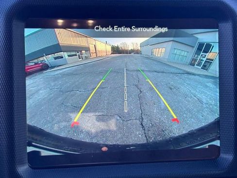 Used 2022 Jeep Wrangler Unlimited Rubicon w/ LED Lighting Group AWD/4WD image 23