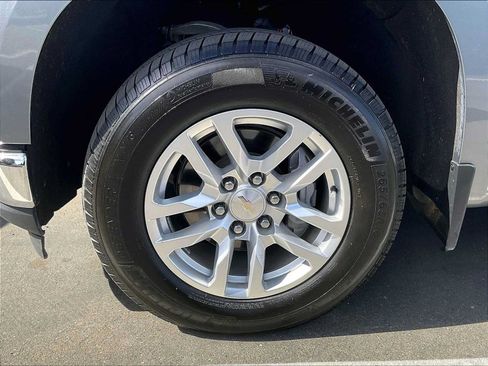 Used 2019 Chevrolet Silverado 1500 LTZ w/ LTZ Plus Package AWD/4WD image 12