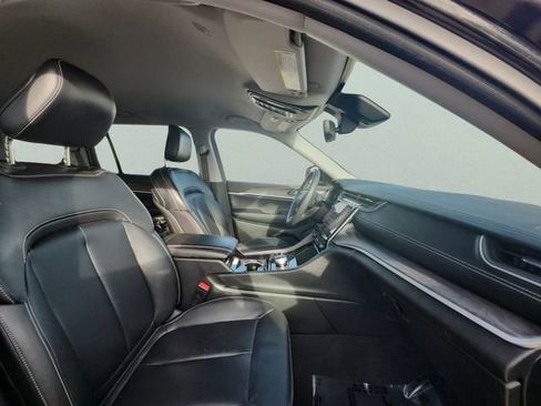 Used 2023 Jeep Grand Cherokee L Limited image 21