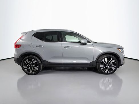 Certified 2024 Volvo XC40 B5 Plus w/ Climate Package image 5