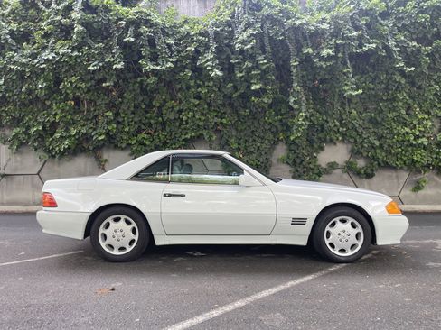 Used 1993 Mercedes-Benz 300 SL image 3