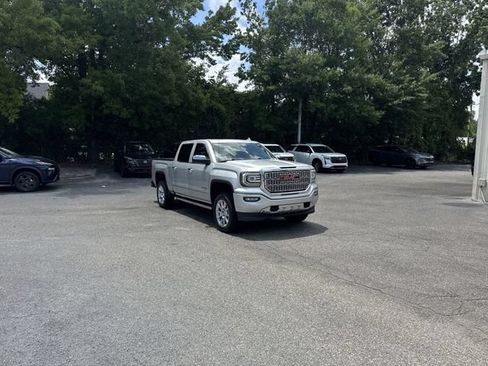 Used 2017 GMC Sierra 1500 Denali RWD image 3