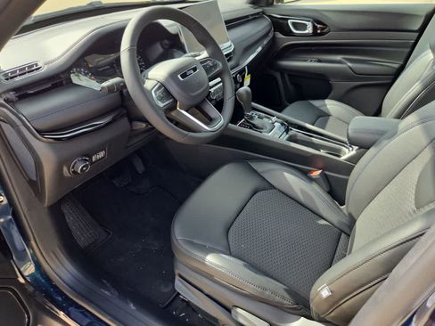 New 2026 Jeep Compass Latitude AWD/4WD image 10