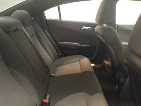 Used 2018 Dodge Charger SXT w/ Blacktop Package RWD image 19