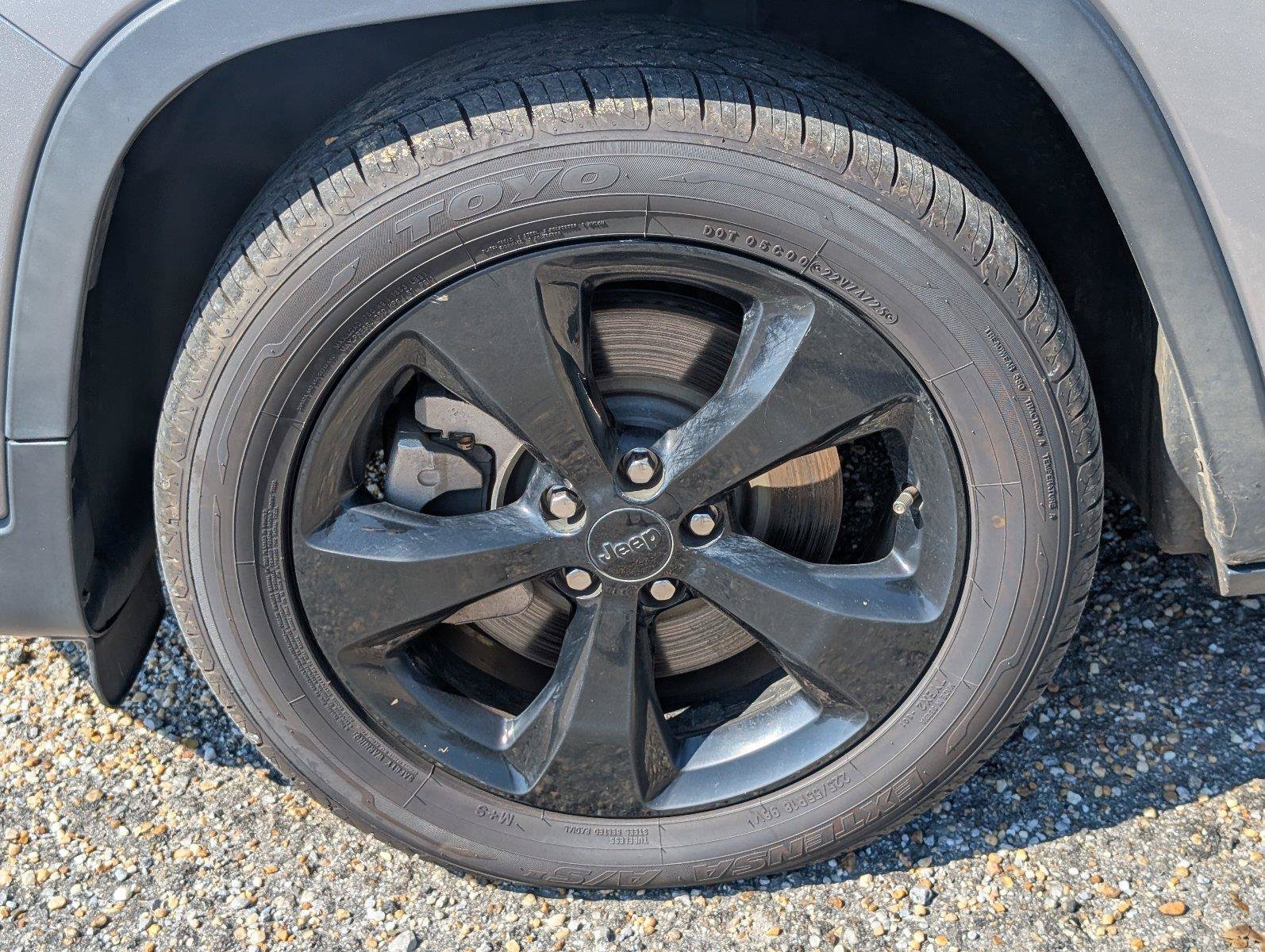Used 2021 Jeep Cherokee Latitude Plus FWD image 11