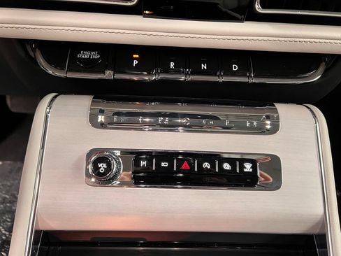 Used 2026 Lincoln Aviator Reserve AWD/4WD image 14