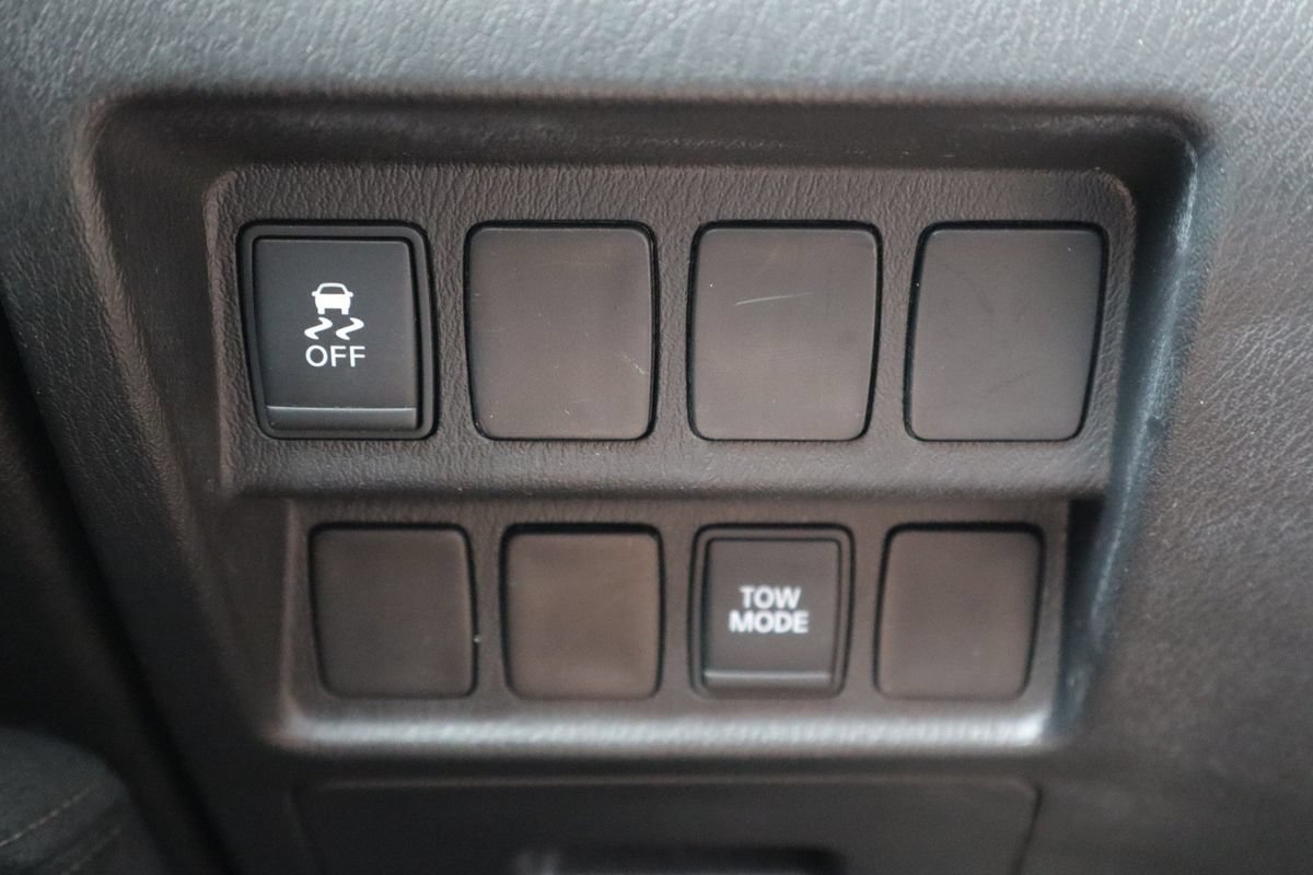 Used 2016 Nissan Pathfinder SV AWD/4WD image 30