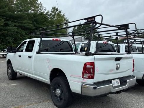 Used 2024 RAM 2500 Tradesman w/ Chrome Appearance Group AWD/4WD image 4